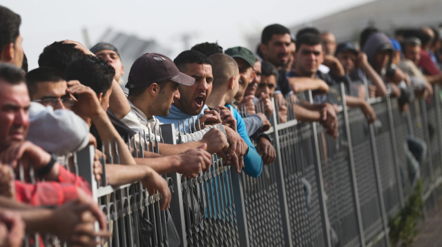 מחסום פועלים פלסטינים (צילום: נתי שוחט, פלאש 90)