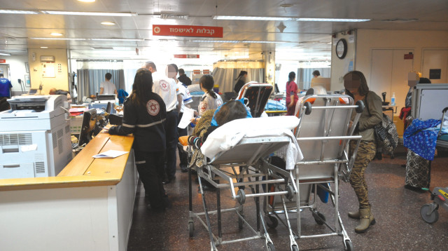 בית החולים תל השומר שיבא - מיון (צילום: אבשלום ששוני)