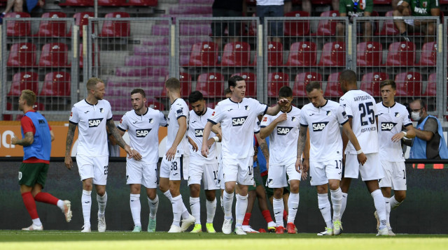 שחקני הופנהיים חוגגים (צילום: Daniel Kopatsch/Getty Images)