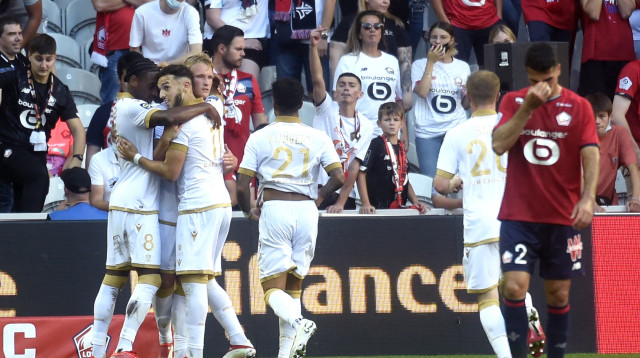 שחקני ניס חוגגים (צילום: FRANCOIS LO PRESTI/AFP via Getty Images)