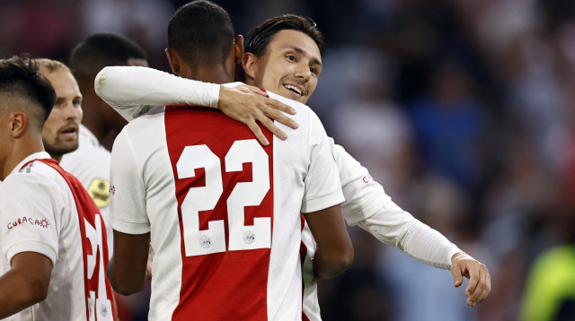 שחקני אייאקס חוגגים (צילום: MAURICE VAN STEEN/ANP/AFP via Getty Images)