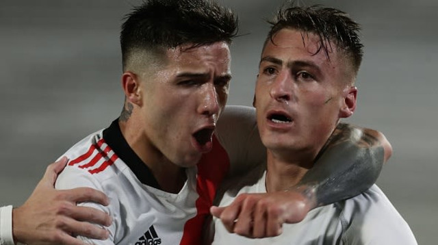 שחקני ריבר פלייט חוגגים (צילום: ALEJANDRO PAGNI / Contributor)