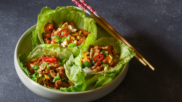 מנה של אהרוני בפקין (צילום: אנטולי מיכאלו)