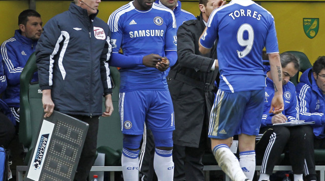 רומלו לוקאקו, פרננדו טורס (צילום: IAN KINGTON/AFP via Getty Images)