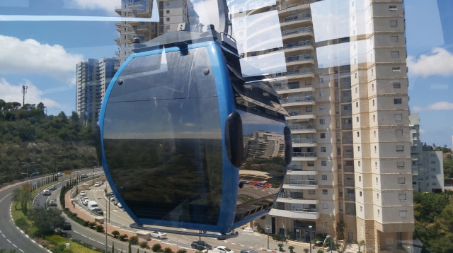 הרכבלית הראשונה בחיפה (צילום: משה כהן)