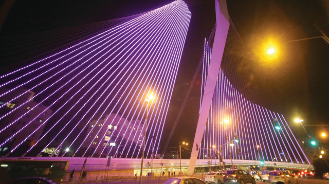 לילה סגול, גשר המיתרים בירושלים (צילום: ישראל שוורץ)