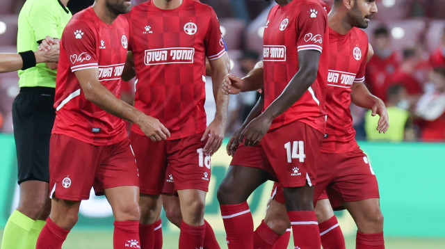 שחקני הפועל באר שבע (צילום: דני מרון)