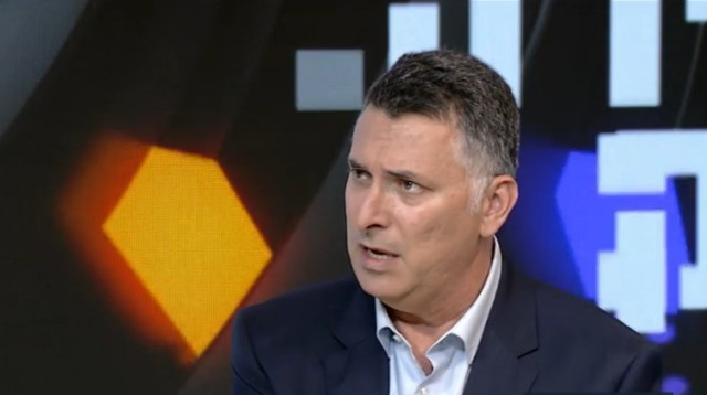 גדעון סער אצל אופירה וברקוביץ (צילום: צילום מסך קשת 12)