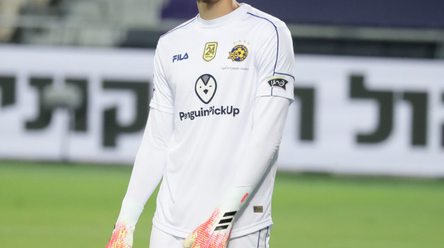 שוער מכבי תל אביב אנדראס יאניוטיס (צילום: דני מרון)