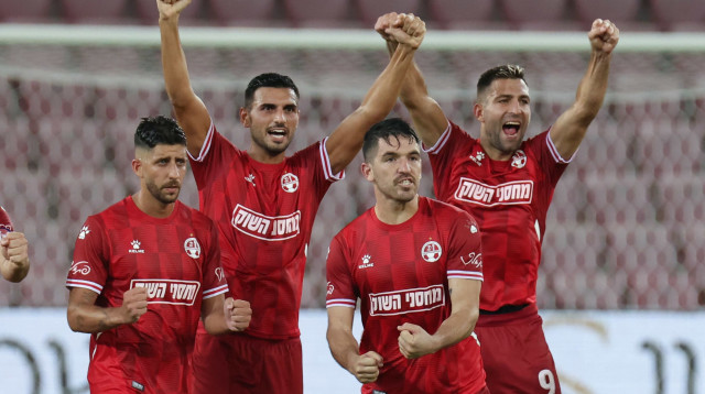 מגיעים אופטימיים. שחקני ב"ש (צילום: דני מרון)