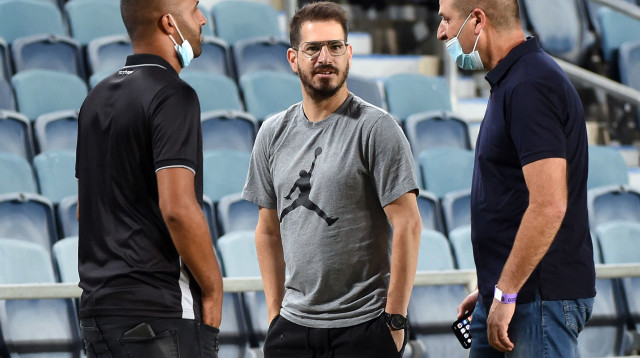 משה חוגג בעלים בית"ר ירושלים (צילום: ברני ארדוב)