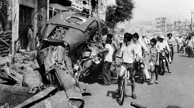 נפילת סייגון, 1975 (צילום: AFP/Getty images)