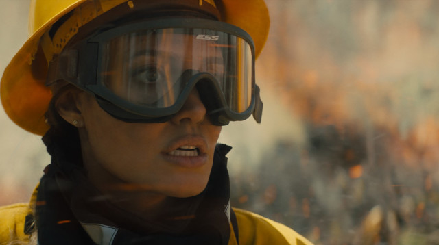 אנג'לינה ג'ולי, "עד במנוסה" (צילום: Tulip Entertainment)