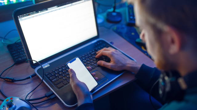 מחשבים, אפליקציות (צילום: ingimage ASAP)