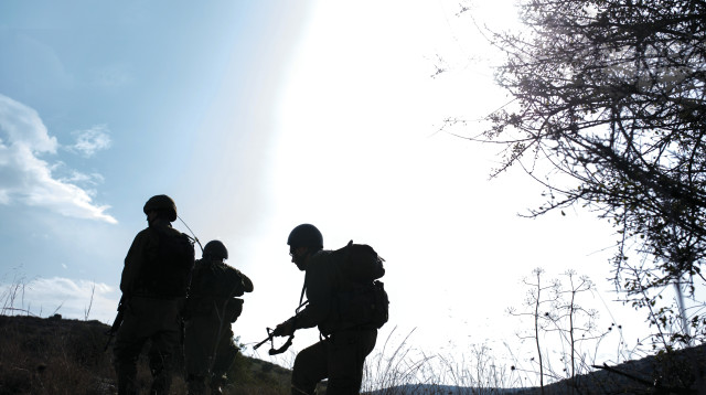 חיילים ישראלים מתאמנים (צילום: מאור קינברוסקי, פלאש 90)