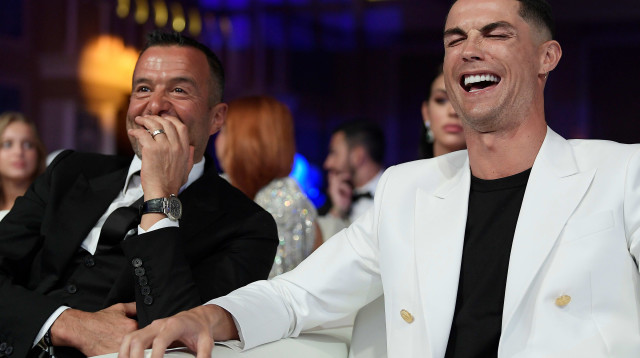 כריסטיאנו רונאלדו עם סוכנו ז'ורז'ה מנדש (צילום: רויטרס)
