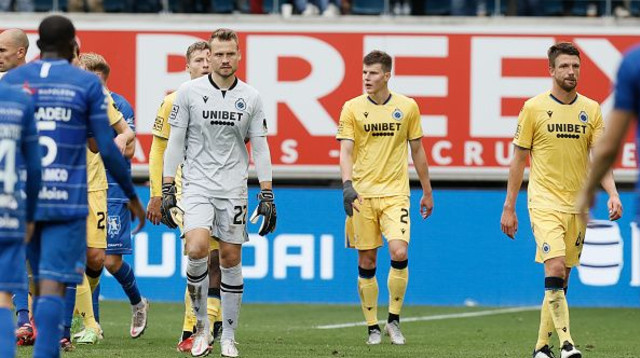 סימון מיניולה מאוכזב (צילום: BRUNO FAHY/BELGA MAG/AFP via Getty Images)