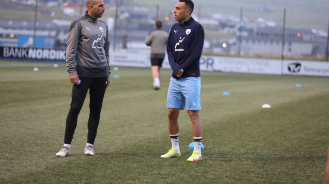 ערן זהבי וטל בן חיים באימון נבחרת ישראל (צילום: אתר רשמי, ההתאחדות לכדורגל בישראל)