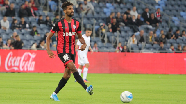 קווין טאפוקו הפועל חיפה (צילום: אדריאן הרבשטיין)