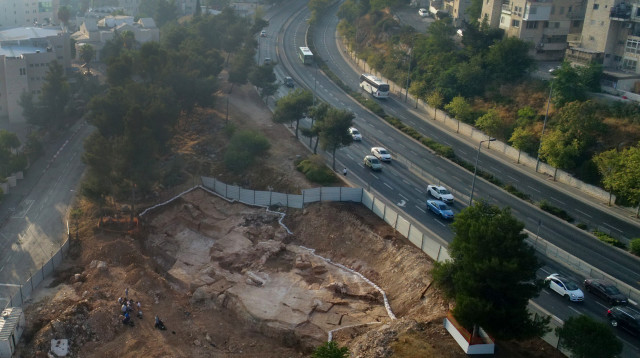 מחצבת הענק שנחשפה בירושלים (צילום: שי לוי, רשות העתיקות)