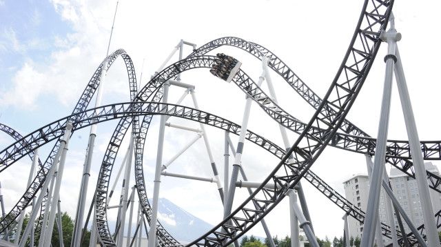 רכבת ההרים Do-Dodonpa (צילום: Getty images)