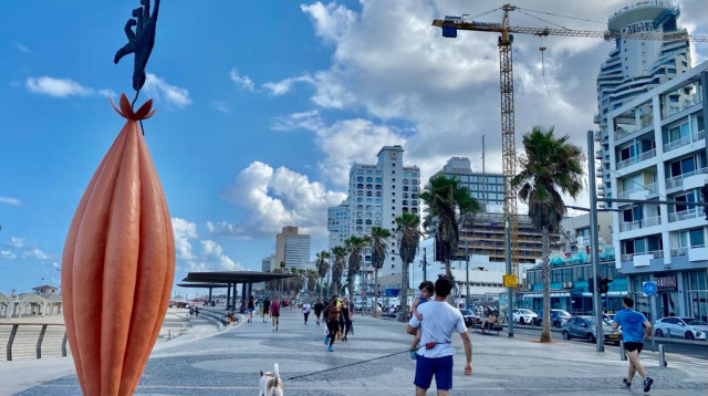 הטיילת בתל אביב (צילום: אבשלום ששוני)