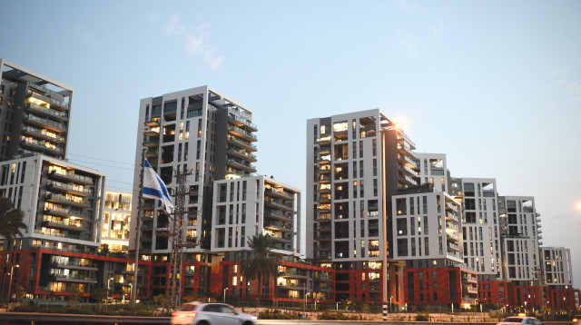 בניינים, אילוסטרציה (צילום: גיל יערי, פלאש 90)