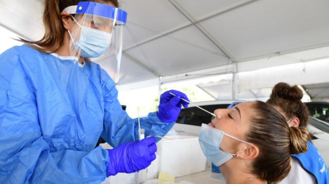 מתחם בדיקות קורונה  (צילום: אבשלום ששוני)