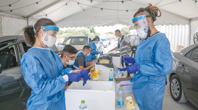 בדיקות קורונה (צילום: יוסי אלוני, פלאש 90)