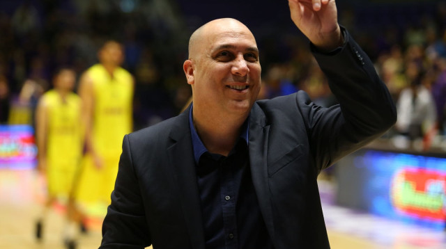 אריק אלפסי מאמן עירוני נהריה (צילום: לירון מולדובן)