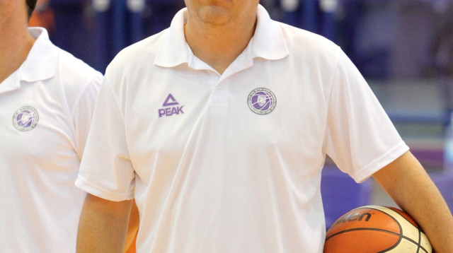 אריק אלפסי מאמן עירוני נהריה (צילום: אדריאן הרבשטיין)