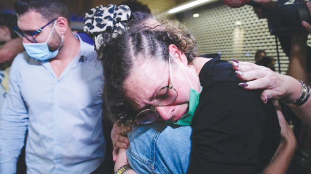 הודיה מונסונגו נוחתת בישראל (צילום: אבשלום ששוני)