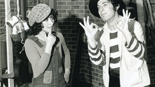 ספי ריבלין ז"ל (מימין) וציפי מור ב"בבית של פיסטוק" (צילום: הטלוויזיה החינוכית)