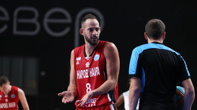 שחקן הפועל חיפה עמית שמחון (צילום: אתר רשמי, מתוך אתר פיב"א)