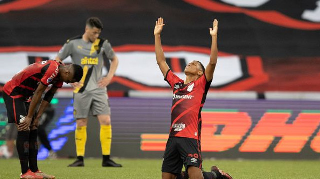 אתלטיקו פרנאאנסה חוגגת (צילום: Pool / Pool)