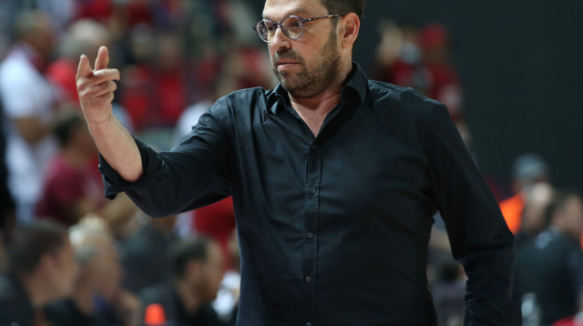 שרון דרוקר מאמן בני הרצליה (צילום: אודי ציטיאט)