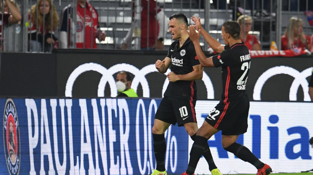 לא היה מוכן לעוד 1:1. פיליפ קוסטיץ' חוגג את שער הניצחון (צילום: רויטרס)