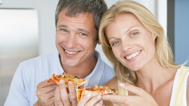 המתכון לדייט המושלם. פיצה (צילום: אינגאימג')