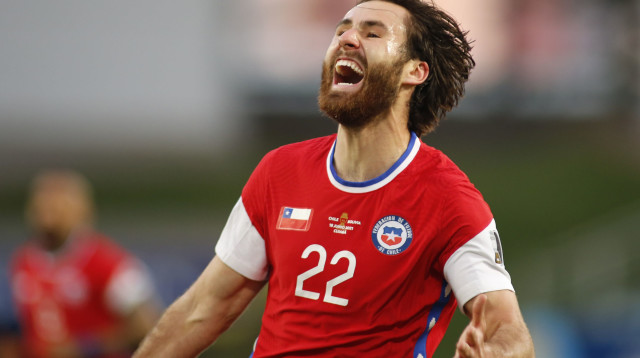 שחקן נבחרת צ'ילה בן בררטון (צילום: GettyImages, Miguel Schincariol)