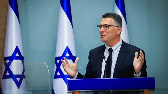 גדעון סער  (צילום: אוליבייה פיטוסי, פלאש 90)