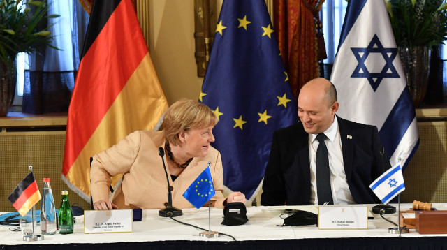ראש הממשלה נפתלי בנט וקנצלרית גרמניה אנגלה מרקל (צילום: יואב דודקביץ', פול ידיעות אחרונות)