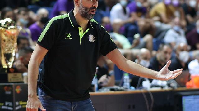 פותח קמפיין במשחק חוץ בארץ מולדתו. בוסאקליה (צילום: דני מרון)