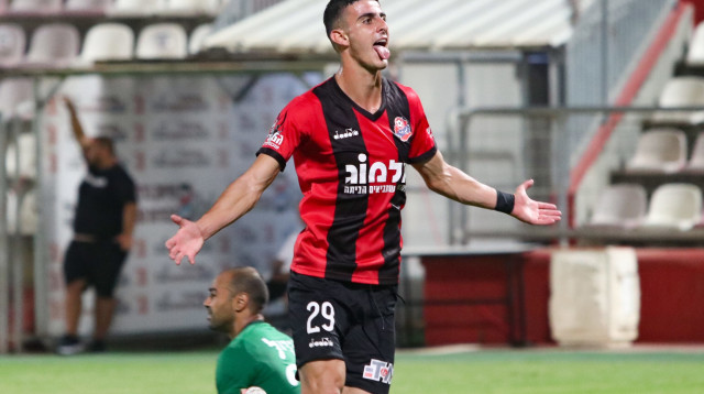 איתי בוגנים שחקן הפועל חיפה (צילום: לילך וייס)