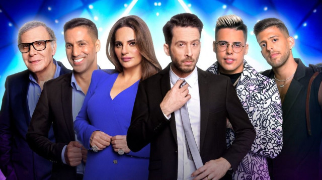 הזמר במסכה (צילום: ערן לוי)