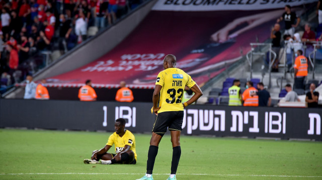 קמסו מארה שחקן בית"ר ירושלים מאוכזב (צילום: אריאל שלום)