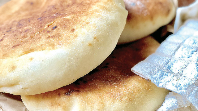 פיתה (צילום: פסקל פרץ-רובין)