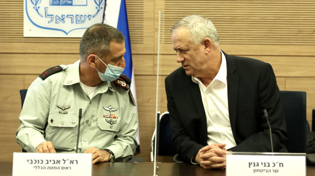 בני גנץ ואביב כוכבי (צילום: מרק ישראל סלם)