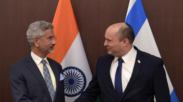 בנט והשר ההודי (צילום: עמוס בן גרשום, לע"מ)