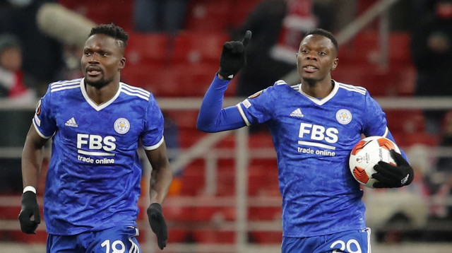 שחקני לסטר סיטי, פאטסון דאקה (ימין), דניאל אמרטיי (צילום: רויטרס)