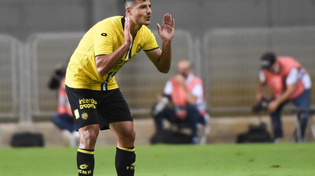 שחקן מכבי נתניה יניב מזרחי (צילום: ברני ארדוב)